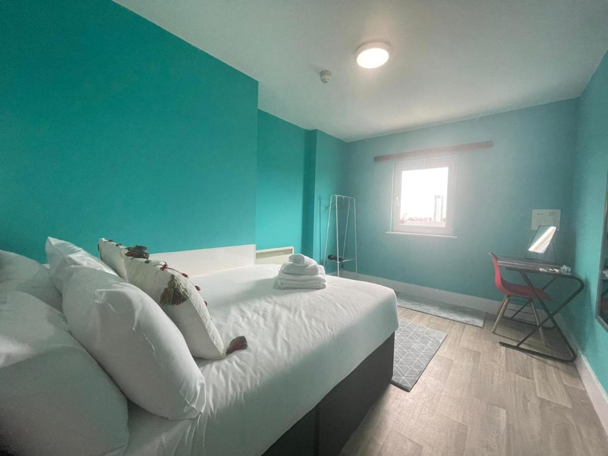 Hostel Neon 160