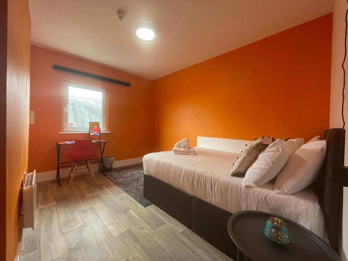 Neon 160 Hostel Swansea