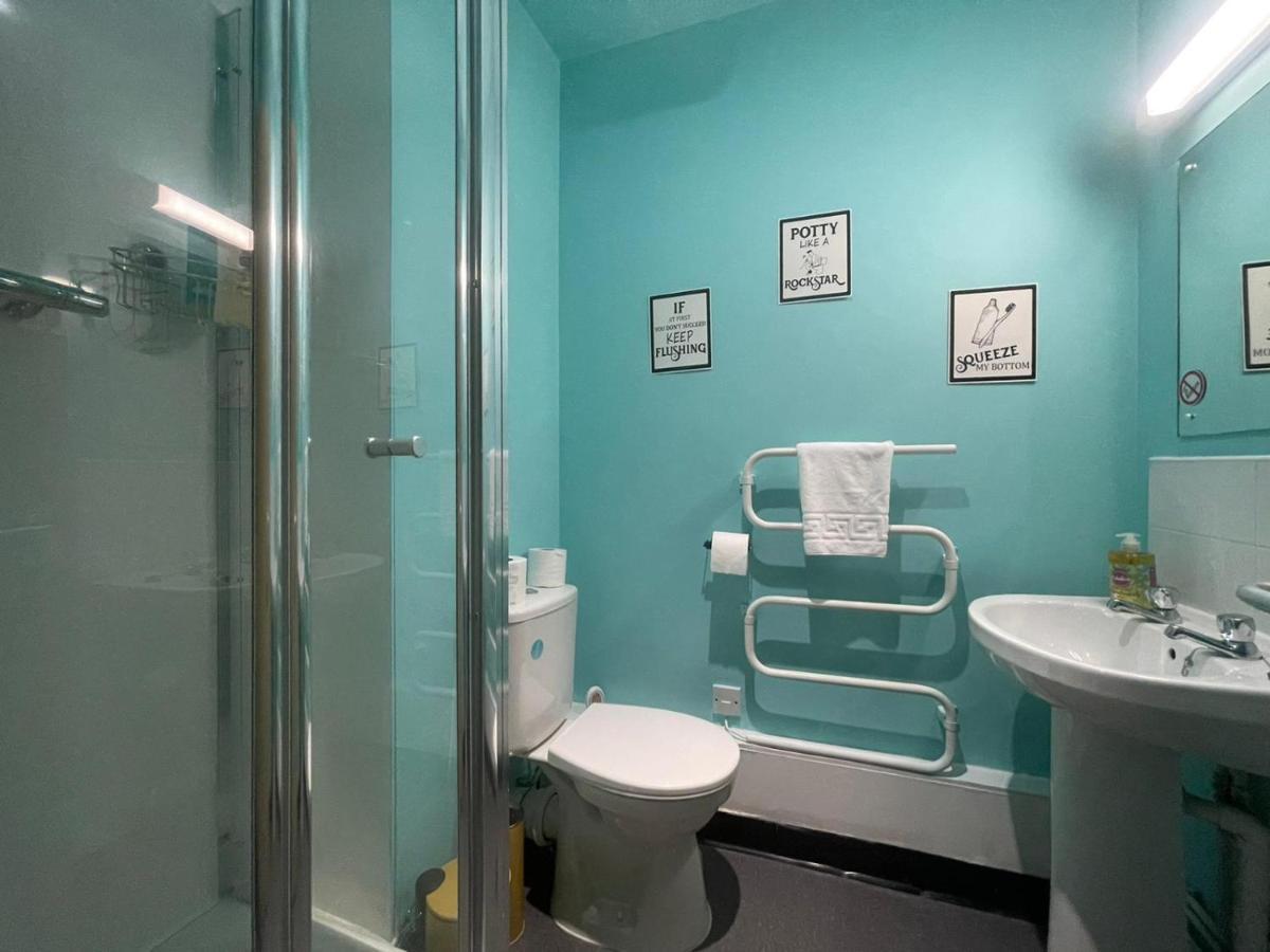 Hostel Neon 160 *