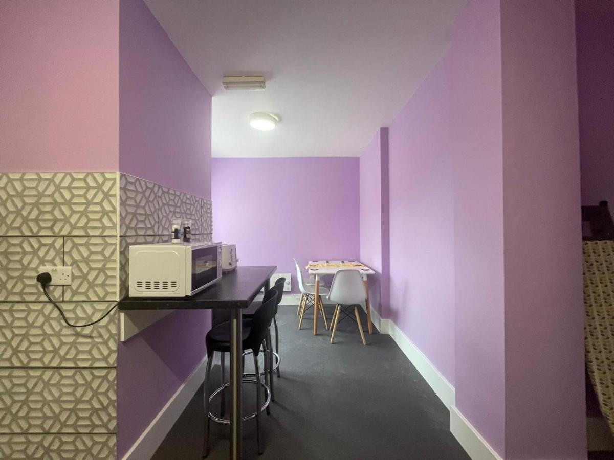 Hostel Neon 160 *
